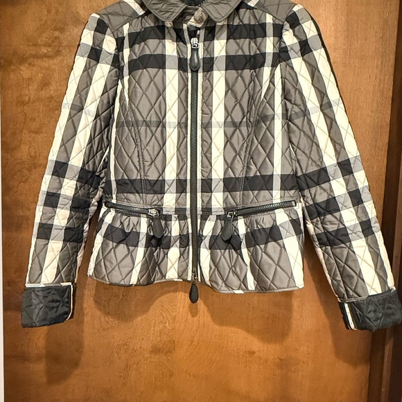 Classic Burberry Quilted Plaid Black and White Peplum Jacket, USA Size 8 - Picture 3 of 10